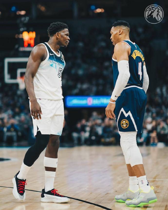 唐斯绝杀时刻，西亚卡姆点燃赛场，掘金迎来胜利！