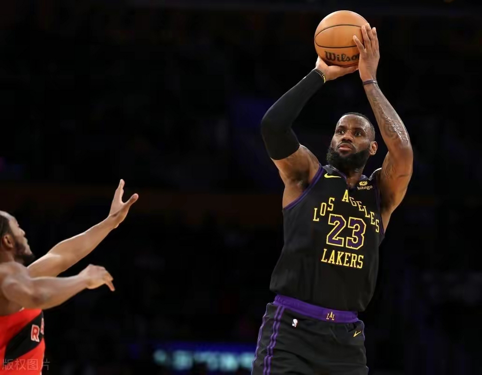 湖人陷入低谷，浓眉哥连败，关键时刻神级表现球队命运悬念！